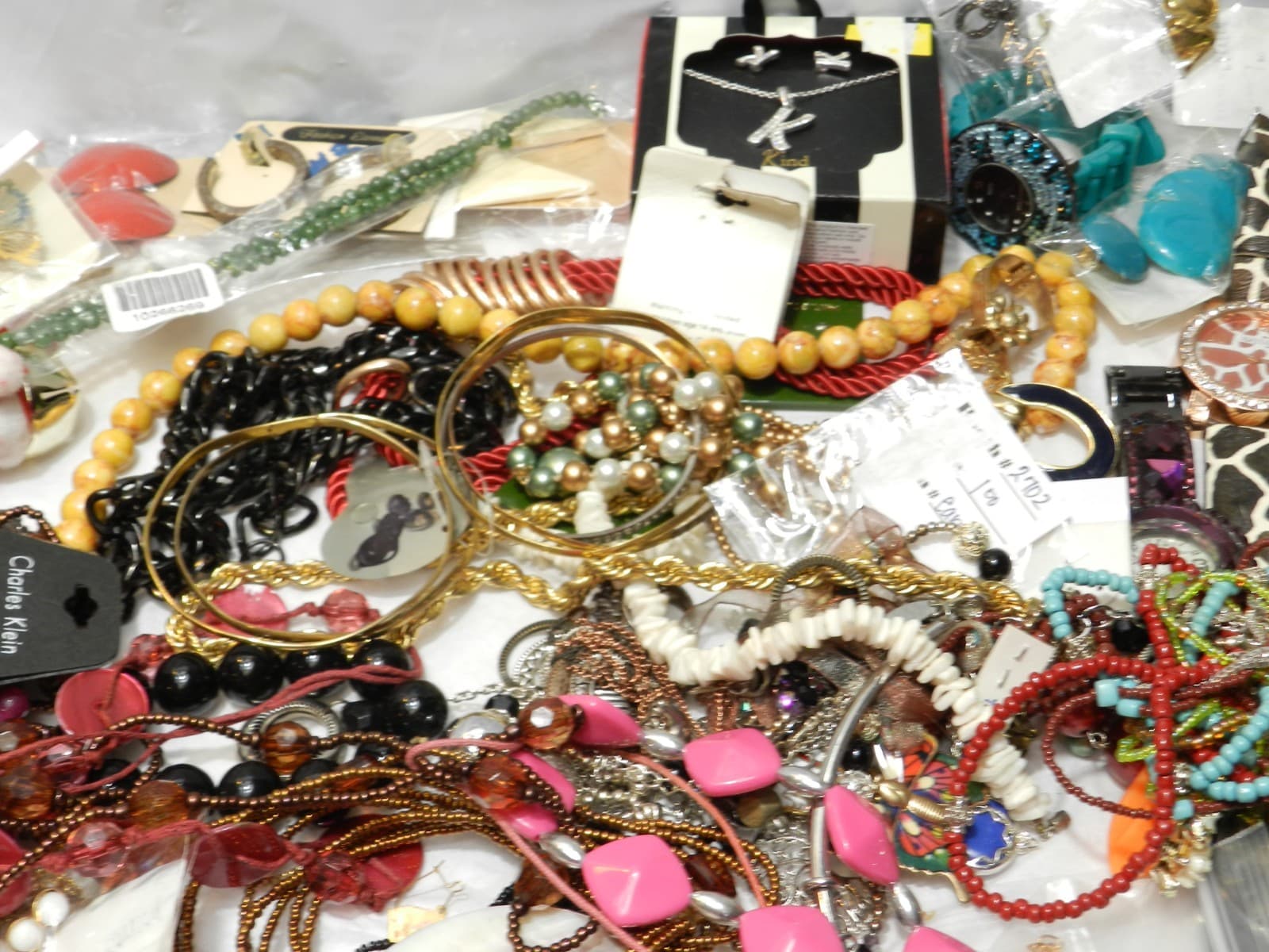 5.5lbs + Costume Jewerly Lot Earrings Necklaces Rings Watches (E62K) - Thumbnail 13