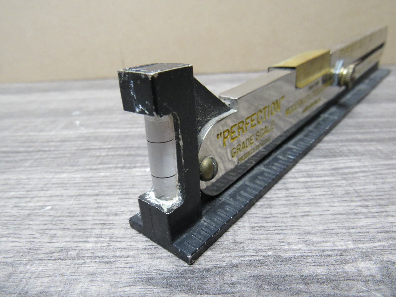 VINTAGE 12” PERFECTION GRADE SCALE LEVEL - Thumbnail 6