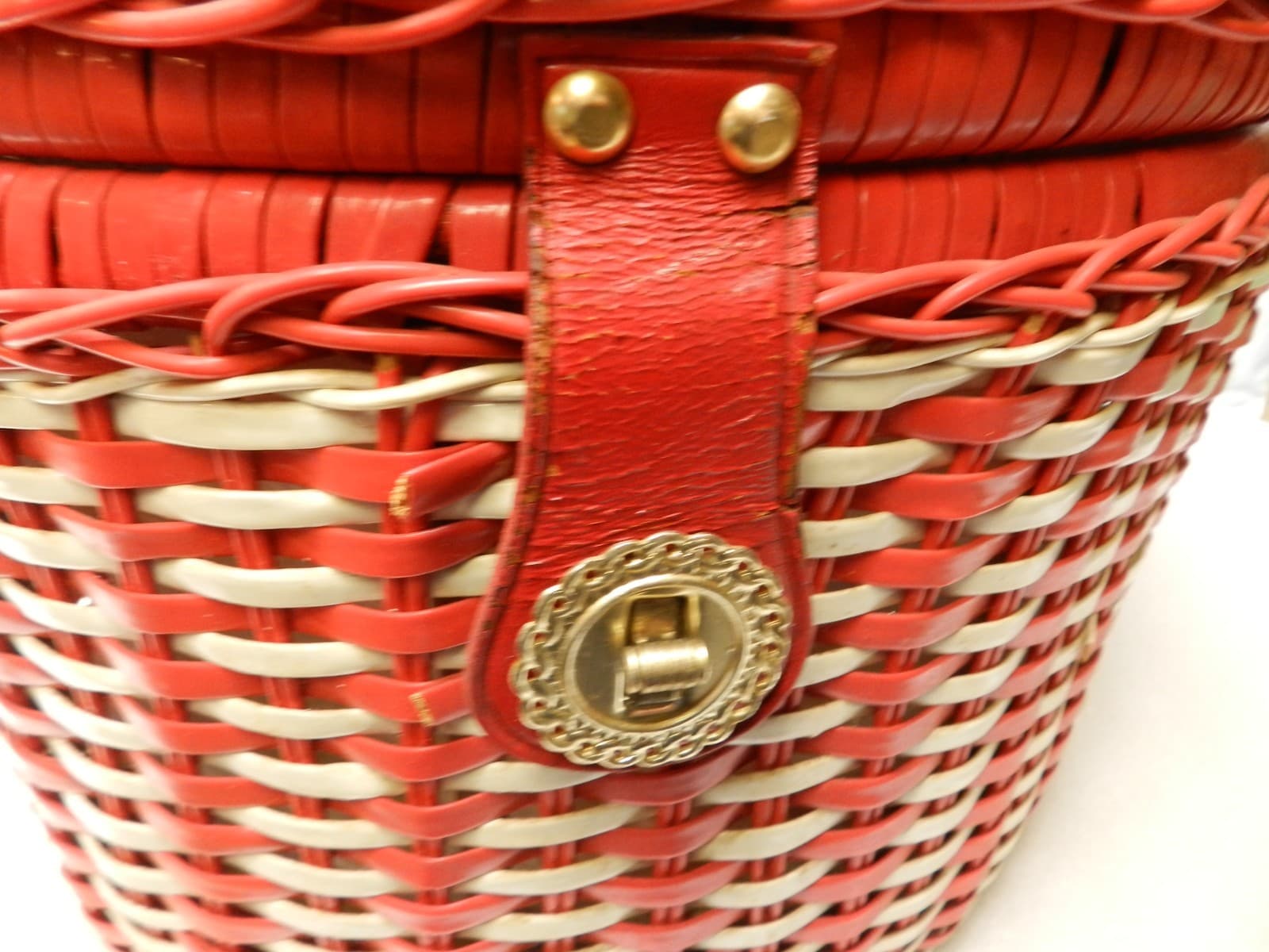 VTG 60s Red/White Wicker Hat Wig Box Locking Lid Beaded Handle Hong Kong 14" B4M - Thumbnail 4