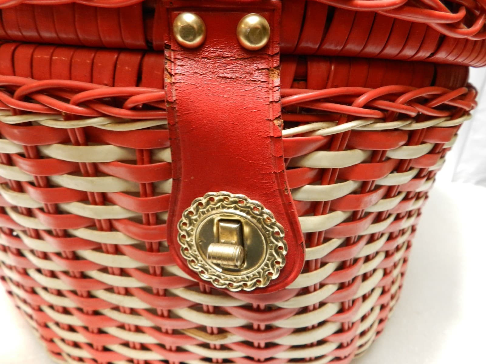 VTG 60s Red/White Wicker Hat Wig Box Locking Lid Beaded Handle Hong Kong 14" B4M - Thumbnail 3