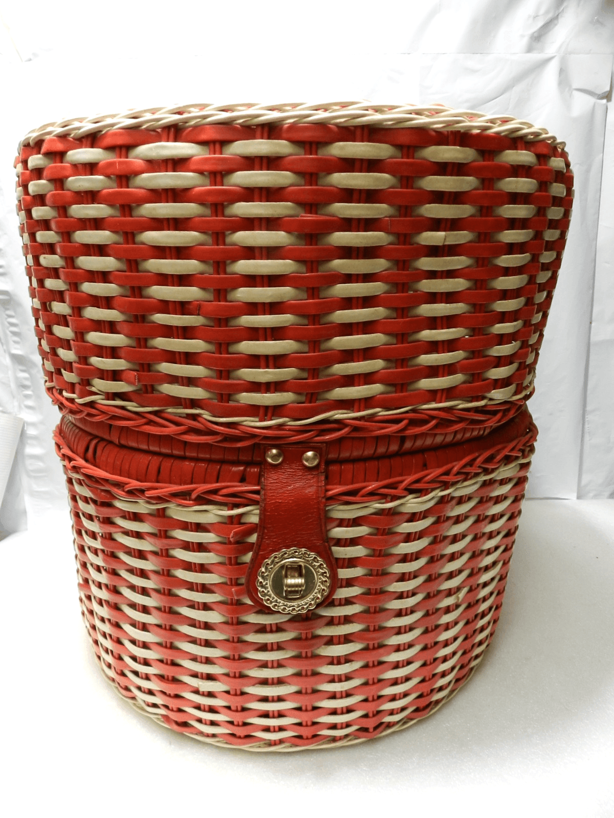VTG 60s Red/White Wicker Hat Wig Box Locking Lid Beaded Handle Hong Kong 14" B4M
