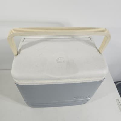 IGLOO Maxcold Portable Cooler With Handle Gray Vintage Made In USA - Thumbnail 3