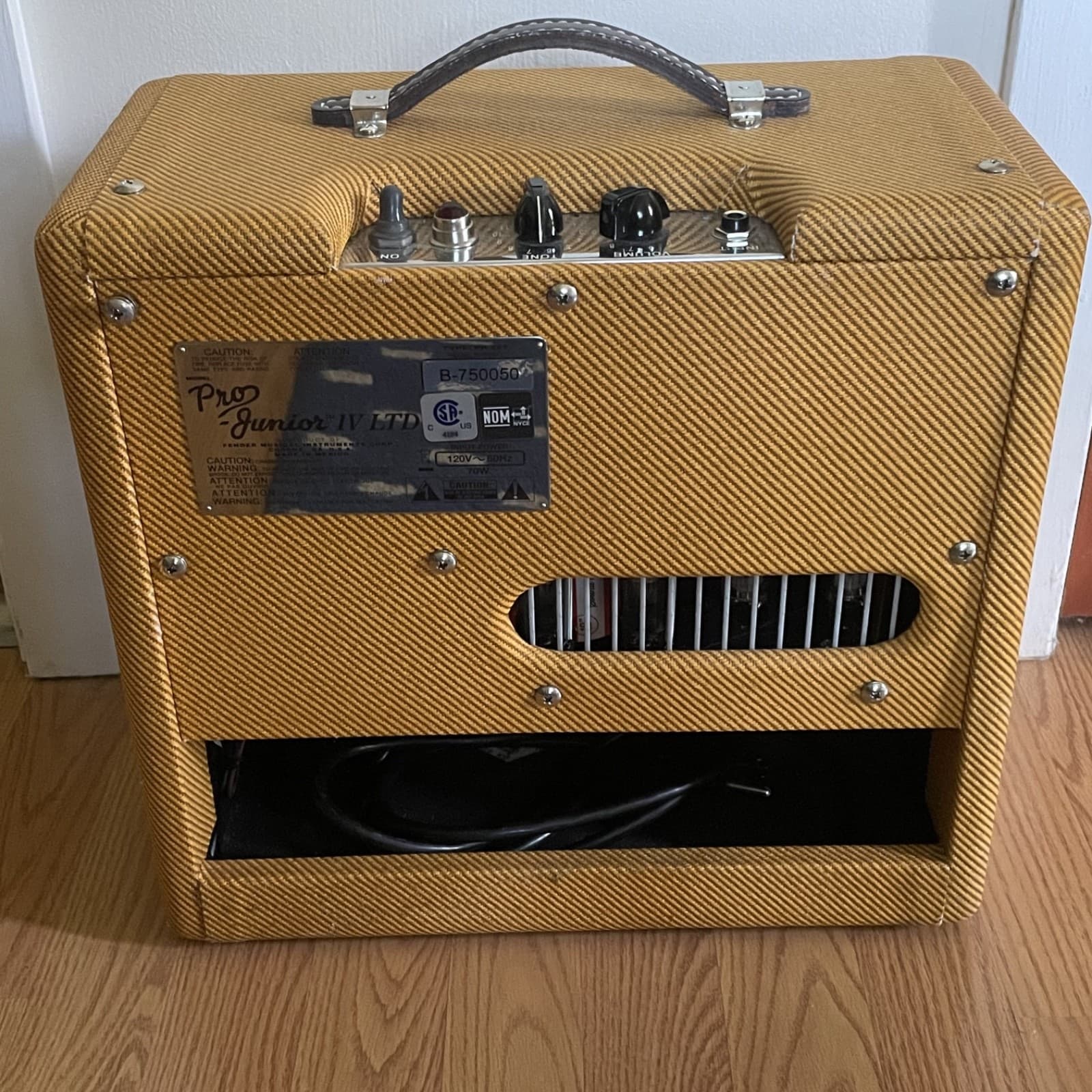 Fender Pro Junior IV LTD 15W Combo Tube Amp – Exc Cond – Great Tone! w/Cover - Thumbnail 2