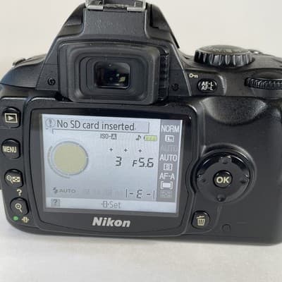 Nikon D40 DSLR + 18-55mm Lens PARTS/REPAIR Flash Issue + Damaged Lens - Thumbnail 10