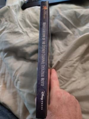 Descendants: Junior Novel by Rico Green (2015, Hardcover) - Thumbnail 3