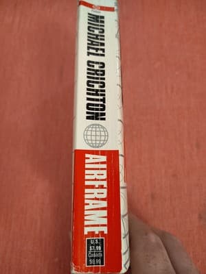 Airframe by Michael Crichton paperback - Thumbnail 3