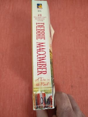 A TURN IN THE ROAD BY DEBBIE MACOMBER - 2011 PAPERBACK - Thumbnail 3