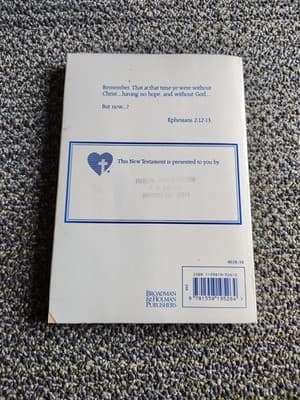 Here's Hope: New Testament, New - Paperback, by Holman Bible Publishers - Good - Thumbnail 3