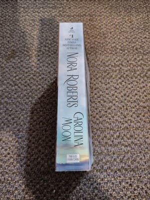 Carolina Moon by Nora Roberts - Thumbnail 3