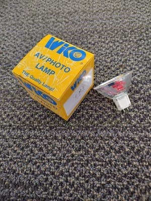 WIKO FML 13.8V/50W AV/PHOTO LAMP -New old stock. - Thumbnail 4