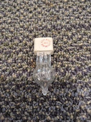 PROJECTION LAMP - DYH -600W 120V -SYLVANIA - Thumbnail 3
