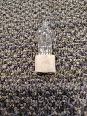 PROJECTION LAMP - DYH -600W 120V -SYLVANIA - Thumbnail 2