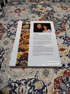 EATING WELL THROUGH CANCER Holly Clegg Gerald Miletello MD 2006 Soft Cover - Thumbnail 2
