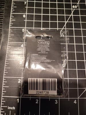 Disney Pin STITCH SLEEPING ON THE MOON new on card GLOWS IN THE DARK - Thumbnail 2