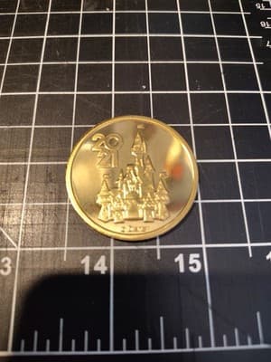 Disney Donald Duck 2021 Coin Walt Disney World Magic Kingdom Medallion - Thumbnail 2