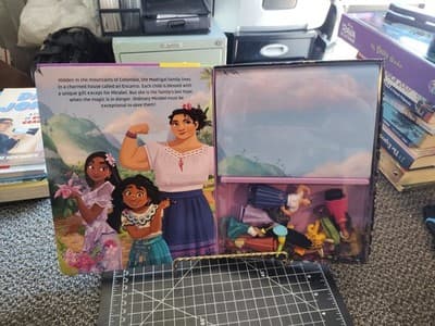 Disney Encanto My Busy Books Storybook 10pc Figures Playmat Mirabel Isabela New - Thumbnail 5