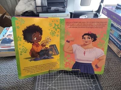 Disney Encanto My Busy Books Storybook 10pc Figures Playmat Mirabel Isabela New - Thumbnail 4