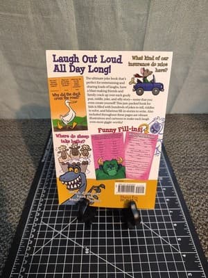 Deluxe Super Silly Joke Book (Kid Sc..., Whiting, Vicki - Thumbnail 2