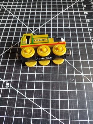 Thomas the Train Duncan Wooden Railway Tank Engine Rare 2003 Yellow Tomy - Thumbnail 3