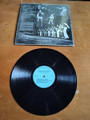 Ambassador College Band & New World Gospel LP Look The World In The Eye LP 1975 - Thumbnail 2