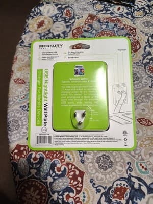 Mercury Nightlight 2-AC Outlet 2-USB Port 2.1 Amp Power Charging Station - Thumbnail 2