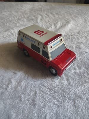 Vintage 1994 Funrise Ambulance Rescue #18 Works! Lights And Sounds - Thumbnail 2