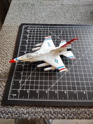 InAir Jumbo Diecast Pullbacks F-16 Fighting Falcon® Thunderbirds - Thumbnail 3