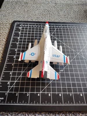 InAir Jumbo Diecast Pullbacks F-16 Fighting Falcon® Thunderbirds - Thumbnail 4