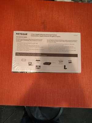 NETGEAR Ethernet Splitter 5-Port Gigabit Unmanaged Home Network Switch (GS305) - Thumbnail 5