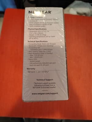 NETGEAR Ethernet Splitter 5-Port Gigabit Unmanaged Home Network Switch (GS305) - Thumbnail 4