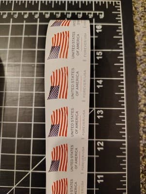 1 Roll Of 100 Brand New Stamps, Sealed USPS Stamps FREE SHIPPING - Thumbnail 2
