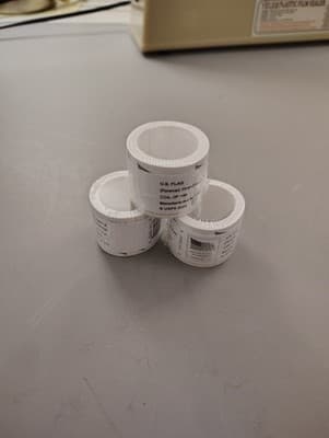 1 Roll Of 100 Brand New Stamps, Sealed USPS Stamps FREE SHIPPING - Thumbnail 5
