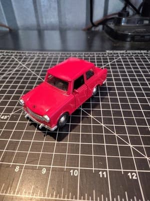 Superior Sunnyside Trabant 601 Trabi 1:32 Aprox Scale Model Car