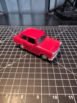 Superior Sunnyside Trabant 601 Trabi 1:32 Aprox Scale Model Car - Thumbnail 2