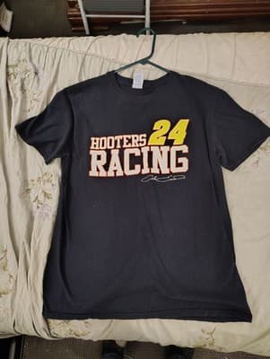 Chase Elliott Autographed T-Shirt-Hooters Racing NASCAR #24. Black Sz. Large.