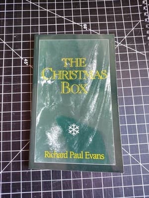 THE CHRISTMAS BOX by Richard Paul Evans a paperback book