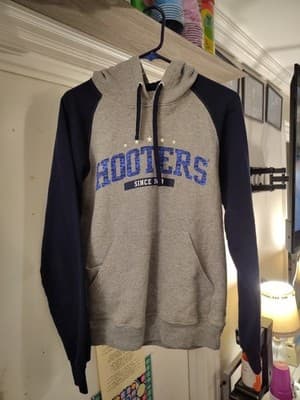 Hooters Since 1983 Men’s Large Hoodie Gray & Blue Hooded Sweatshirt Jerzee Small