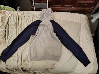 Hooters Since 1983 Men’s Large Hoodie Gray & Blue Hooded Sweatshirt Jerzee Small - Thumbnail 3