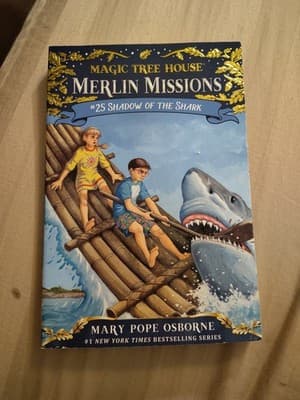 Shadow of the Shark; Magic Tree Hou- paperback, 9780553510843, Mary Pope Osborne
