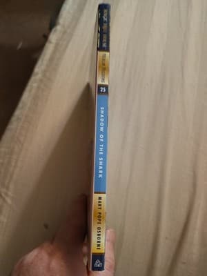 Shadow of the Shark; Magic Tree Hou- paperback, 9780553510843, Mary Pope Osborne - Thumbnail 3