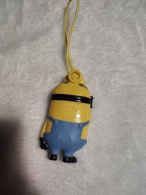 Minions Despicable Me 2 Minion Stuart Bookbag Charm Keychain General Mills 2013 - Thumbnail 2