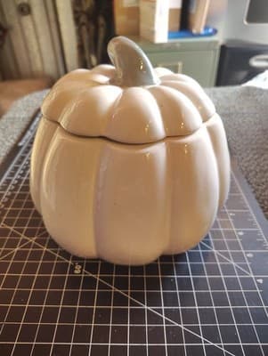 White Ceramic Decorative Fall Harvest Pumpkin Cookie Candy Jar NWOT - Thumbnail 2