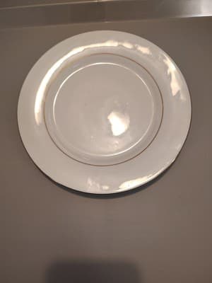 Lynns Fine China Gold Gilded Trim White Salad Plates 7.5”