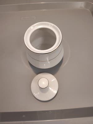 Lynn’s Fine China Sugar Bowl W/ Lid Valentine - Thumbnail 2