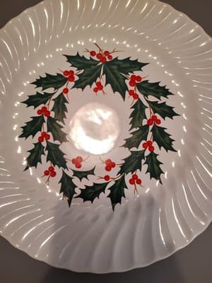 Vintage 1970s SCIO Japan Christmas Holly Berry Swirl Rim Dinner Plate - Thumbnail 2