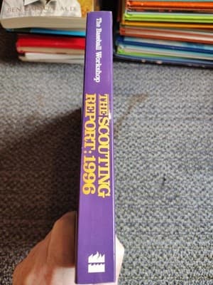 THE SCOUTING REPORT 1996 By Baseball Workshop & Gary Gillette **Mint Condition** - Thumbnail 3