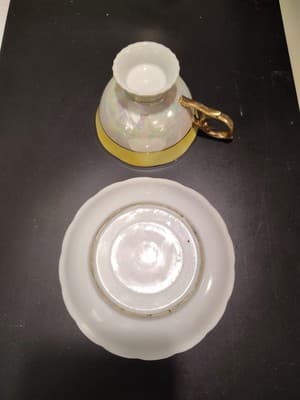 Vintage Unmarked Japan Iridescent Fruit Grape Tea Cup & Saucer - Thumbnail 4