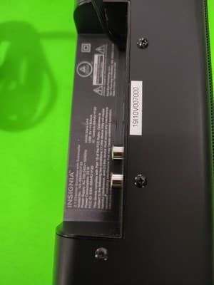 INSIGNIA NS-SBAR21F20 (10V007000) Soundbar Subwoofer Remote And Cables Included - Thumbnail 8