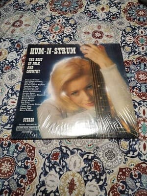 HUM-N-STRUM-THE BEST OF FOLK AND COUNTRY 2lp Excellent!