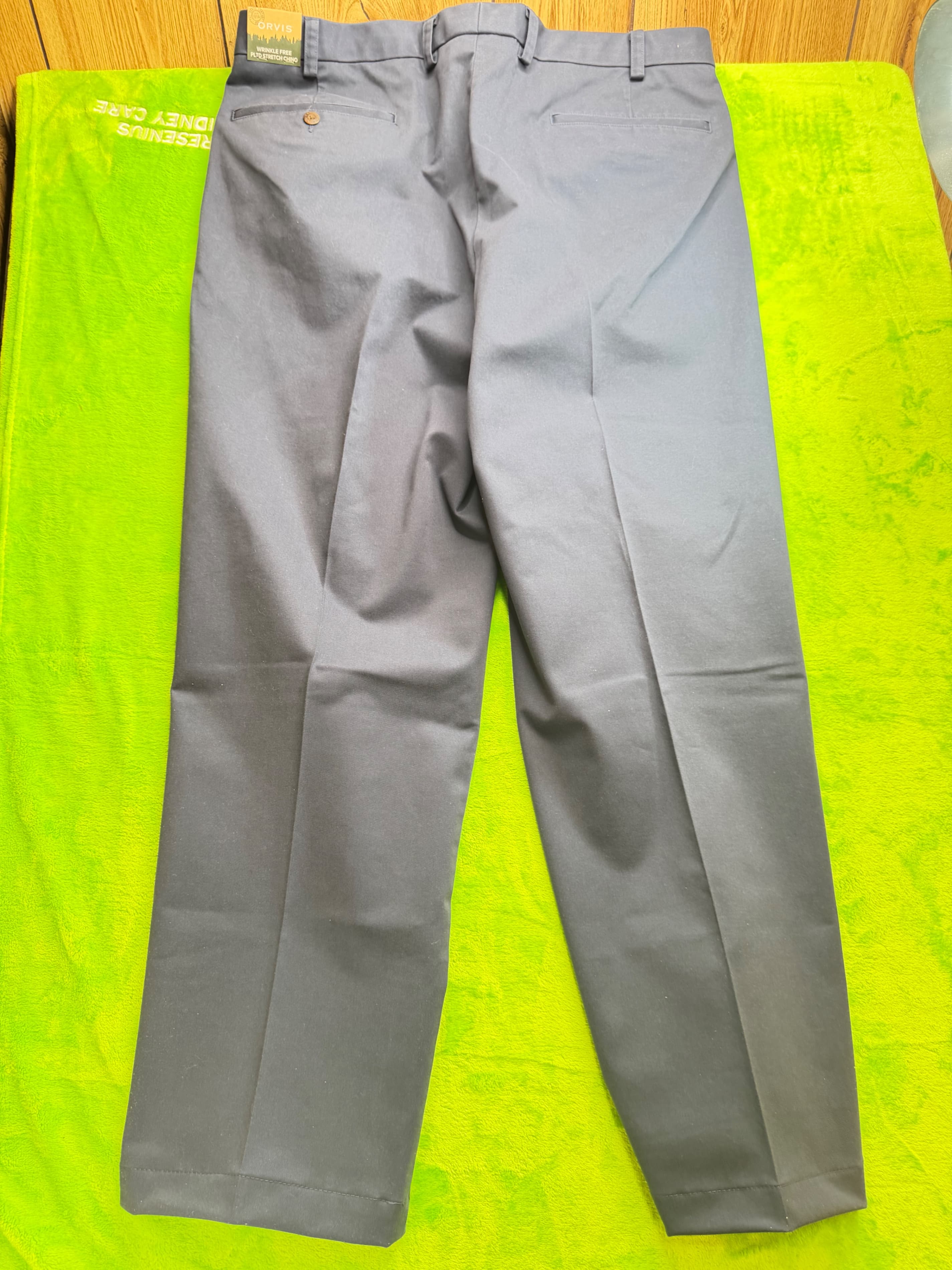 Orvis NWT Mens Pleated Stretch Chino Pants Sz 40x33 Gray - Thumbnail 2
